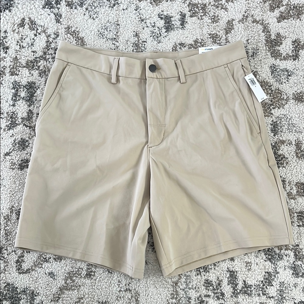 Old Navy Active Tech Hybrid Khaki Shorts 8” inseam size 32